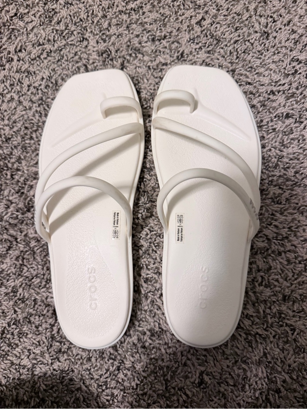 Title: Crocs Getaway Strappy Sandals Women’s Size 7 Stucco White – Worn Once